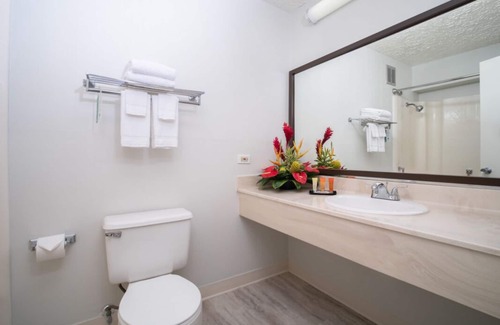 Kahului House | Live Your Hawaiian Dream! Beachfront Haven, Quick Drive to Kanaha Beach Park!