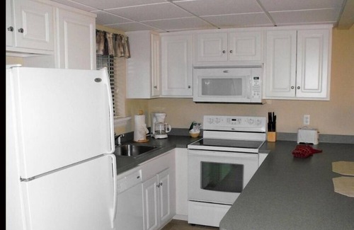 Tafton Apartment | Lively 1BR Condo with Pool for Family Getaway Tanglwood Resort