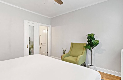 Boystown Apartment | Lively Rejuvenating 1BR in Outstanding Location