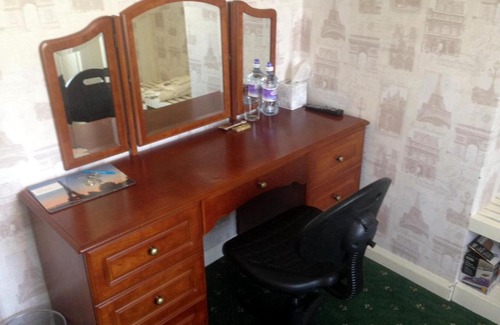 Speke House | Liverpool Airport Rooms