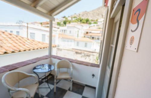 Hydra Apartment | LIVIN Hydra Legacy Suite