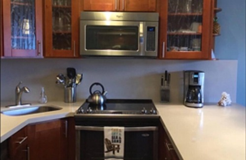 Waikiki Condo | Living Aloha! Walk to Beach, Luxury Row, Free Parking & Airline Emp. Discount