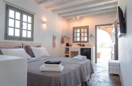 Exomvourgo House | Living Blue in Tinos