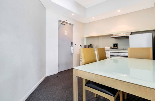 Darwin City Centre Apartment | Living the Dream on Level 18!