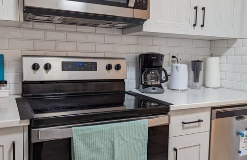 Calgary House | Livingston Howse Haven - Simple & Cozy Private Basement Suite with Free Parking