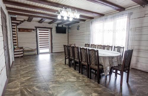 Mykulychyn House | Liz and Sophie