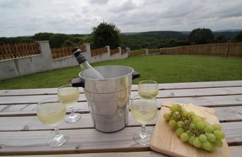 Llanrhidian House | Llanelen Farm, Sleeps 2