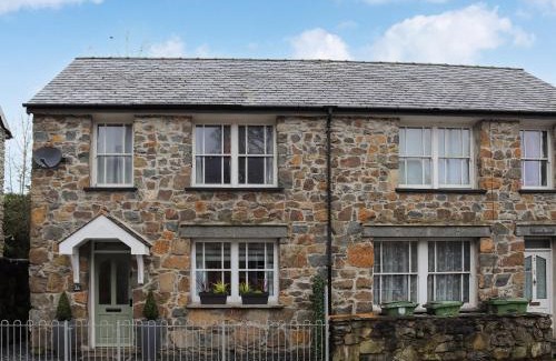 Bala House | Llety Cariad