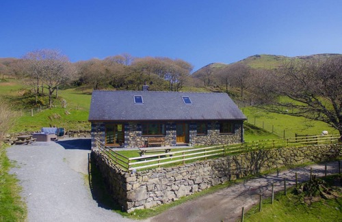 Cwrt Cottage | Llidiart y Llyn