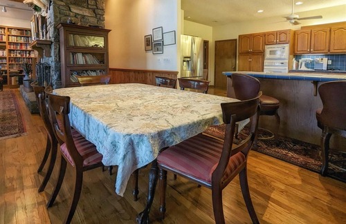 Lake Junaluska House | Llyn Blaen Upper, Lake Junaluska, Lakeside and Mountain Views, Gas FP, Central