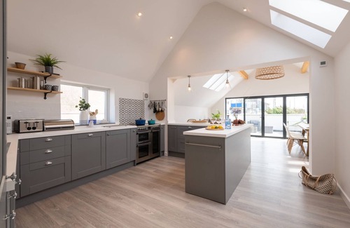 Rhosneigr House | Llys y Celeste : Pet-Friendly 5‑Bed Home with Sea Views in Rhosneigr | Managed by Anglesey Holiday L