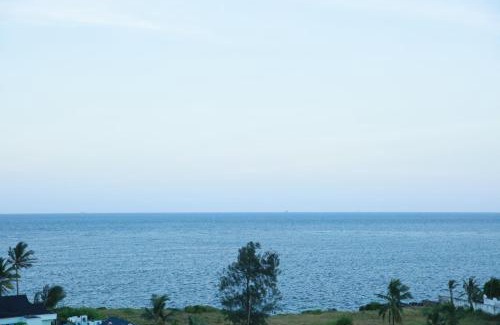 Mombasa House | LN NYALI BEACH VIEW ENSUITE PRIVATE ROOMs AND APARTMENTS WITH SWIMMING POOL