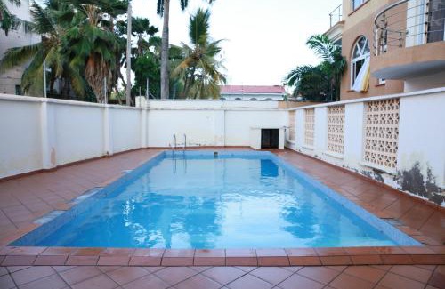 Mombasa House | LN NYALI BEACH VIEW ENSUITE PRIVATE ROOMs AND APARTMENTS WITH SWIMMING POOL