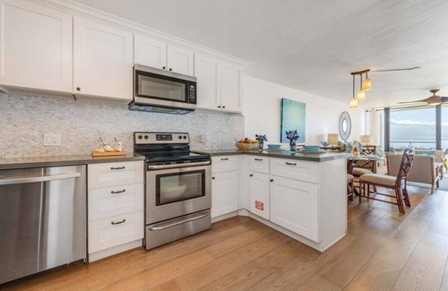 Maalaea Condo | LOA 105 2BD OceanFront Getaway w AC Pool