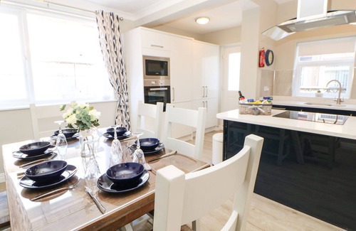 Woodhorn House | LOBSTER POT RETREAT, family friendly in Newbiggin-By-The-Sea