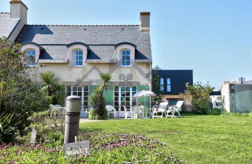 Guilvinec House | LocaLise - Maison G5 au Guilvinec - A 50m de la mer avec jardin et piscine - Tout à pied, plages, port, centre, commerces, marché - Wifi inclus - Animaux bienvenus - Linge de lit inclus