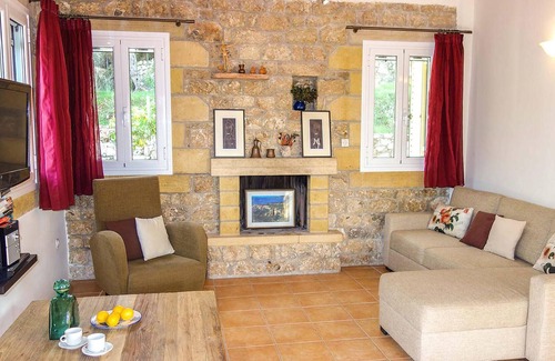 Kardamyli House | Located close to the idyllic coastal village of Kardamili, nestled amongst olive groves and peaceful