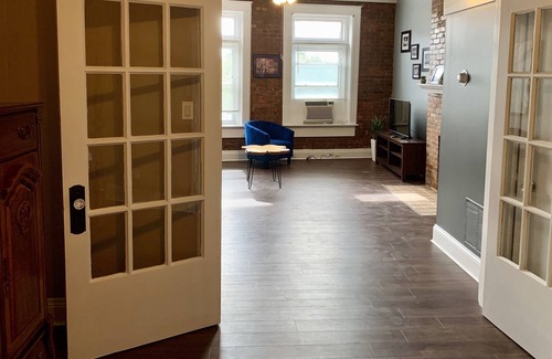 East Row Historic District House | Located in Heart of Newport