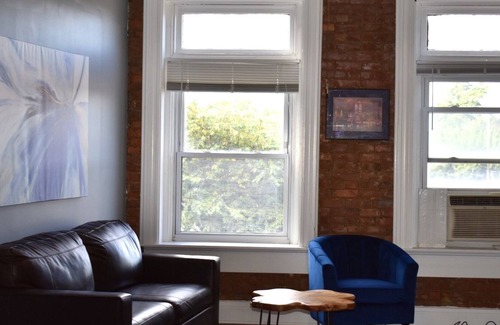 East Row Historic District House | Located in Heart of Newport