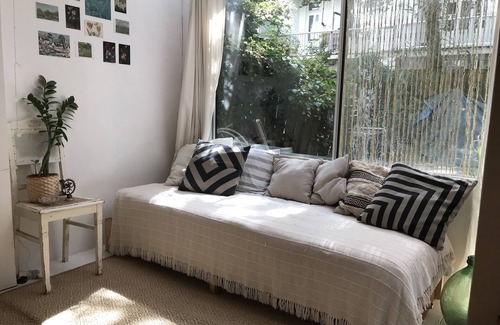 Willemspark Bed & Breakfast | Located in one of the most popular areas of Amsterdam, Oud West