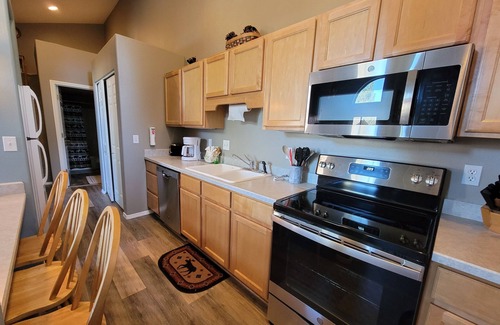 Sunriver House | Located in Sunriver Business Park, HD TV- unit i-2