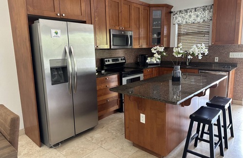 Grace Bay House | Located in the heart of Grace Bay and minutes away from the Grace Bay Beach.