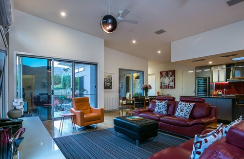McCrae House | Located just 200 meters to McCrae Beach and a short stroll the shops,...