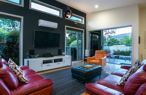 McCrae House | Located just 200 meters to McCrae Beach and a short stroll the shops,...