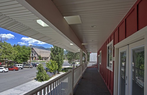 Midway Apartment | Located on Main Street, walk to everything in Midway! Can add another bedroom!
