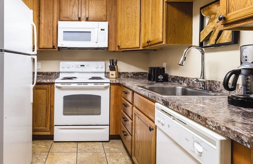 Estes Park Resort | Located on the Big Thompson River!