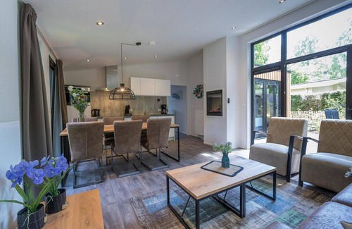 Wekerom House | Located on the edge of the forest with enclosed garden