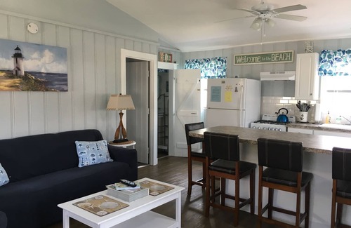 Breakwater Village Cottage | *LOCATION* 2 Min Walk To Private Beach In Breakwater Village/Pt Judith