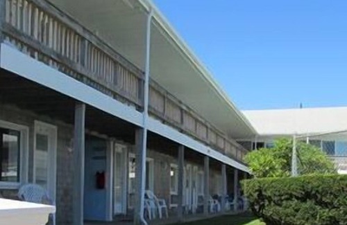 Dennis Port Condo | Location! Beach Directly Across St from complex + Heated Pool, Sleeps 4, A/C
