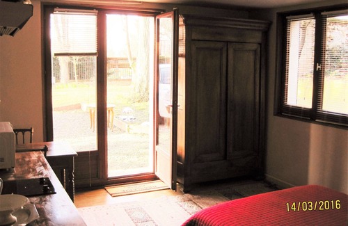 Sainte-Foy-les-Lyon Bed & Breakfast | Location Chambre Très Calme Sainte Foy Les Lyon. Proximité bus Vers Lyon Centre