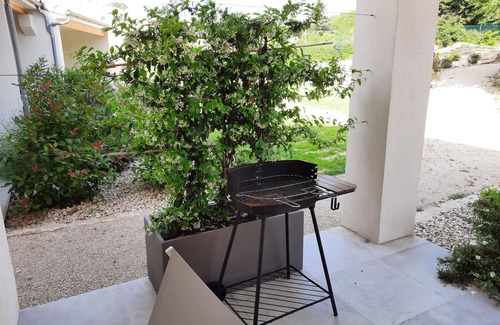 Les Tourrettes Apartment | Location de Studio Meublé de Tourisme Avec Terrasse, Proche de Montélimar