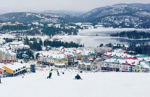 Mont-Tremblant Pedestrian Village Condo | LOCATION! LOCATION! WALK TO THE GONDOLA, CABRIOLET- LIFTS- SHOPS AND RESTAURANT