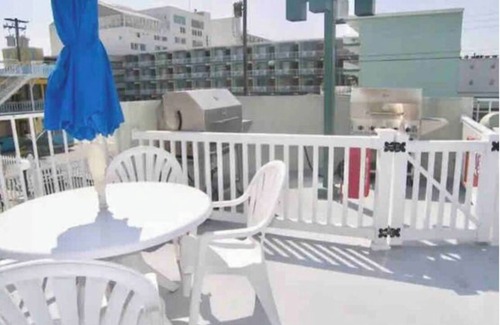 Cape May - Wildwood Condo | Location Location! 1 block to the beach w/Heated Pool, private bedroom/kitchen