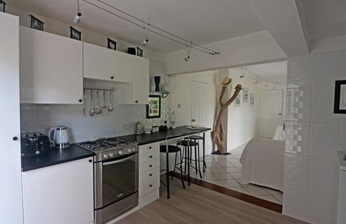 St. George's Apartment | Location Location Location, Stylish & Comfortable, Simple yet Elegant