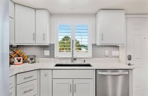 Port Canaveral Condo | ⛱️ Location! Location! Location! 🚀🌴👙🚢