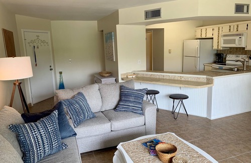 Jupiter Condo | Location Location Location - Steps to the Beach and to the Riverwalk
