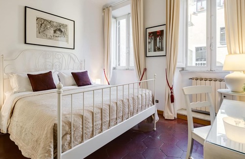 Rione V Ponte Apartment | Location Location Walk to Navona Pantheon and Vatican