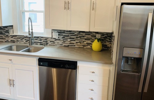 Cherry Street Cottage | Location!!!! Midtown! By TU, Expo Center and Hospitals! 2 BR/2 BA remodeled!!