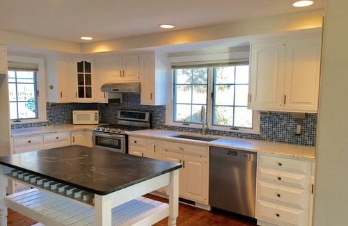 Chatham House | Location! Pool & Spa! 2 Primary Suites, Walk to Town, Beach, Chatham Bars Inn