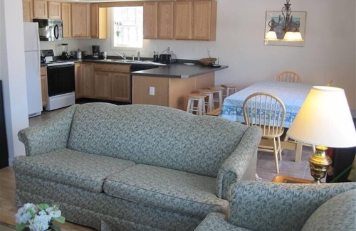 Otter Creek House | LOCATION2MountainViewsWalktoTrails Cove,PlaygroundBus&Store AutumnDiscounts!