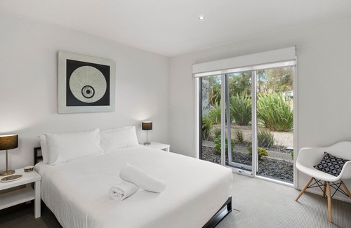 Torquay House | Loch Lomond Luxury Beautifully furnished and presented 4 Bedroom House located in a Prime Position