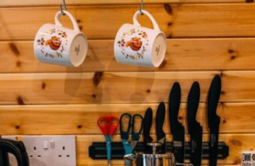 East Lewiston Ski Chalet | Loch Ness Woodland Pods - Fully Equipped Glamping pod