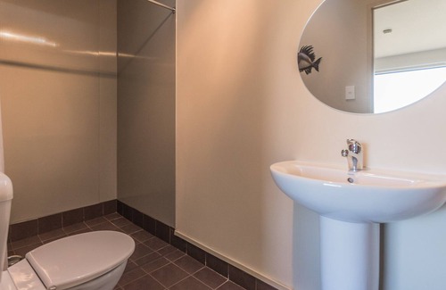 Te Anau House | Loch Vista Lake View Villa Accommodation
