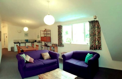 Katikati Cabin | Lodge ∙ 1 bedroom ∙ 2 guests