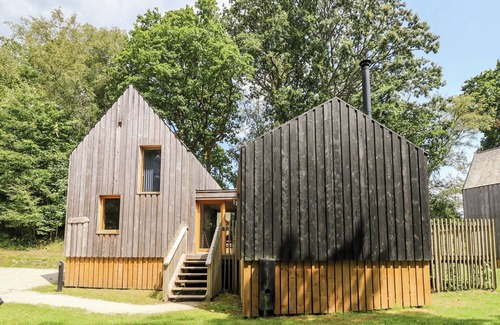 Corfe Castle Cottage | LODGE 22, family friendly, with hot tub in Corfe Castle
