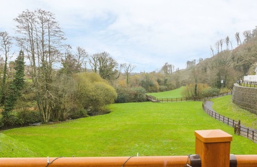 Narberth Cabin | LODGE 78, family friendly, with a garden in Wisemans Bridge